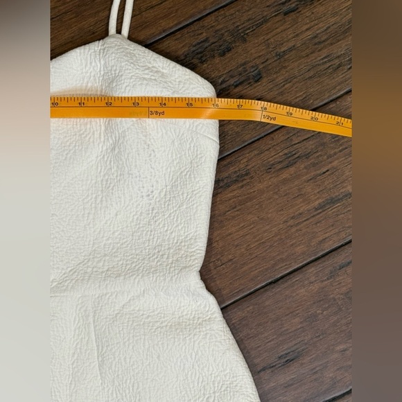 RW&CO. White Textured cut out Camisole Top size medium - Picture 6 of 6